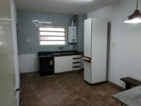 Juan b Justo 1315 , Piso 2