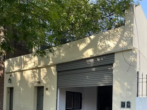 PH Tipo Casa - Sin Expensas - Al Frente  con Terraza - Tipo Loft con entrada para vehículo y Habitación en altos