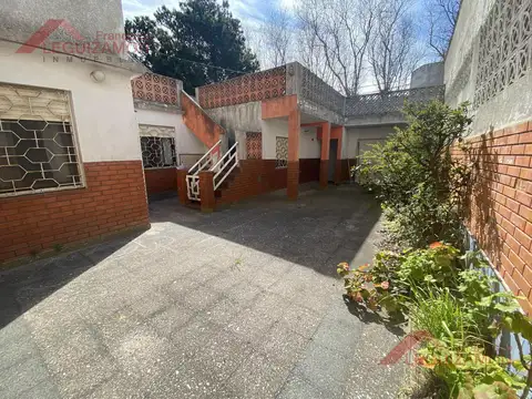 VENTA URGENTE EN BLOCK- DOCUMENTACION AL DIA - OPORTUNIDAD - CASA MULTIFAMILIAR