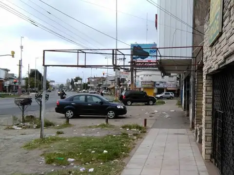 Local en Alquiler en Bernal, $ 250.000