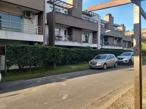 Plaza del Sendero 100