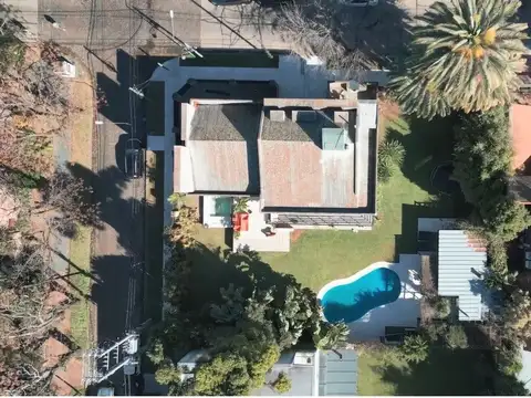 Casa 6 ambientes con 4 baños