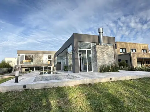 Casa de 4 ambientes en venta en Arenas del Sur