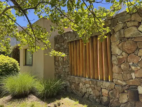 Casa en Alquiler en Villa Bertha, USD 1.800