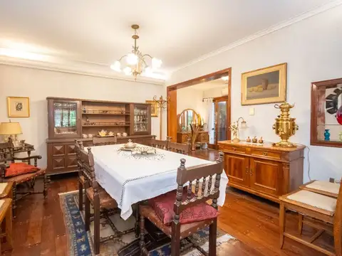 Excelente propiedad con jardín y pileta