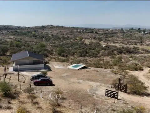 Casa 6 ambientes con 2 baños