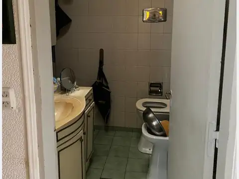 Local en Venta Via Púb.