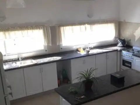 Casa 7 ambientes con 6 baños