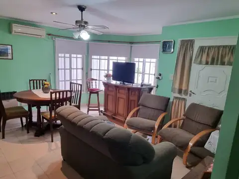 Casa 4 ambientes con 1 baño