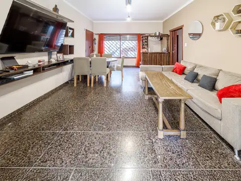 Depto Tipo Casa en Venta de 3 ambientes