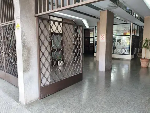 Local en Alquiler en Centro, $ 230.000