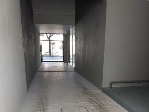 ALQUILER COCHERA 13 E/ 63 Y 64