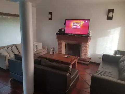 Casa en Venta con 2 cocheras