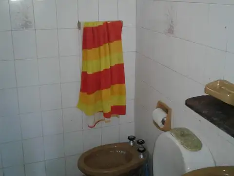 Venta en Block - Venta - Villa Gesell - 2 Casas   2 Dptos