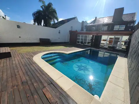 IMPONENTE CASA 7 AMBIENTES ESCUCHA OFERTAS!