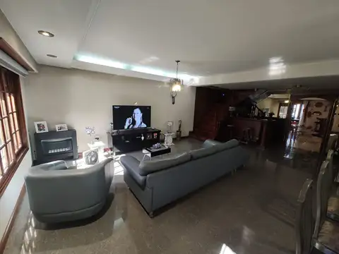 Casa en Venta en Villa Luzuriaga, USD 349.000