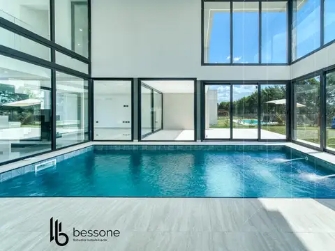 Casa 5 ambientes con 4 baños