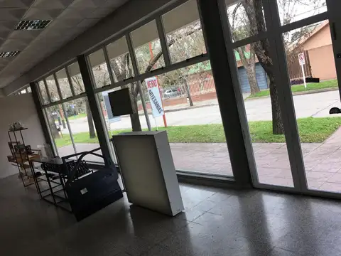 Tremendo Local comercial SUM en  Esperanza