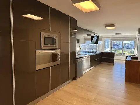 Departamento 4 ambientes con 3 baños