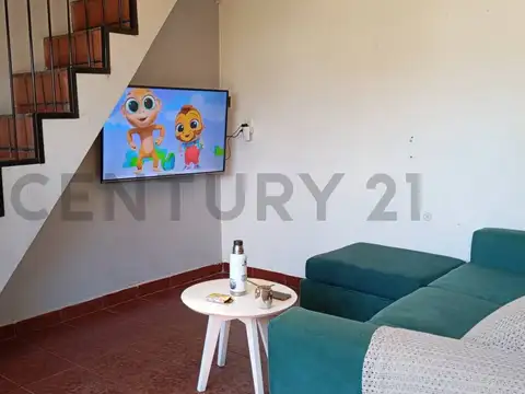 Casa 5 ambientes con 2 baños