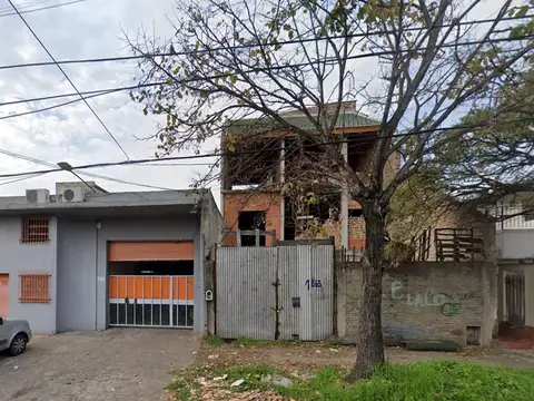 Lote de 375m2 + construcción en 3 plantas (331 m2)
