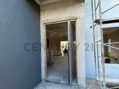 Casa 6 ambientes con 3 baños