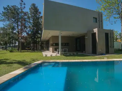 VENTA CASA 4 AMB PISCINA A ESTRENAR  GREENVILLE