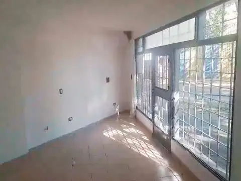 Local en Alquiler en Las Delicias, $ 250.000