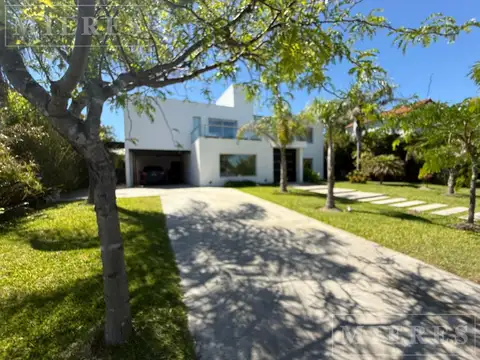 Casa En El Encuentro