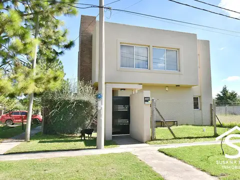 Casa en venta 3 dormitorios con pileta en Tierra de Sueños 1 Roldan