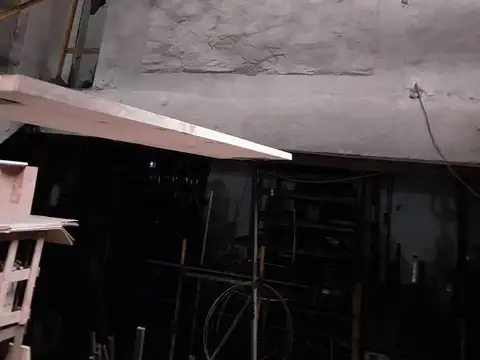 Galpon en Alquiler 8  mts Frente