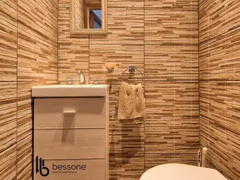 Casa en Venta con 4 cocheras