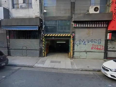 Azcuénaga e/ Tucumán y Lavalle