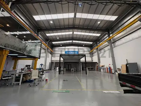 Galpon en Alquiler en Villa Martelli, USD 5.700