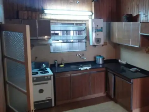 Casa 2 dorm Barrio La Consolata