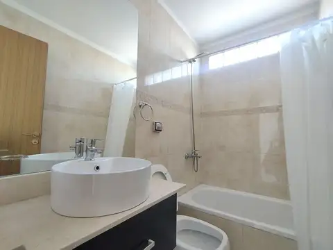 Departamento en Venta en Villa del Parque, USD 240.000