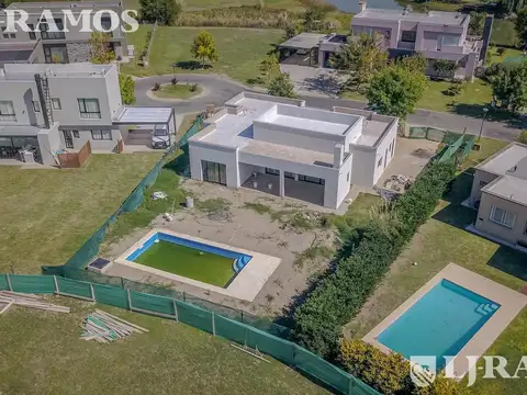 Av de los Lagos Barrio EL Canton Casa en Venta Golf  a Estrenar -PG