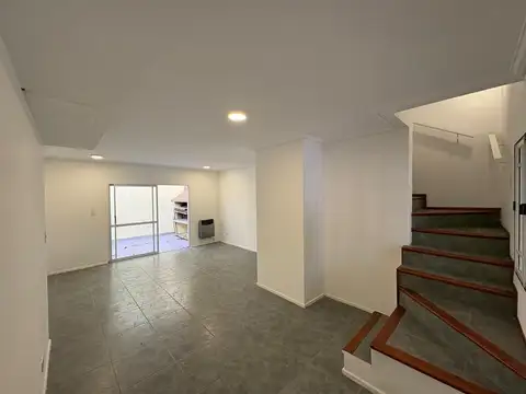 Depto Tipo Casa en Venta de 4 ambientes