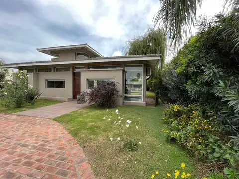 Casa en Funes Hills, San Marino