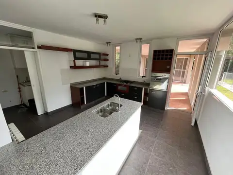 Casa en Funes Hills, San Marino