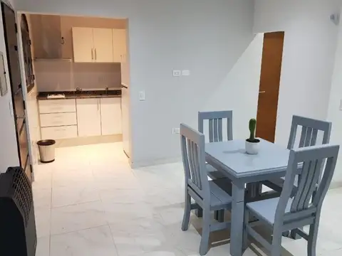 Casa en Alquiler con 2 cocheras