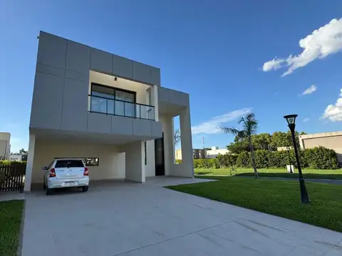 CASA EN VENTA, BARRIO MAGNA