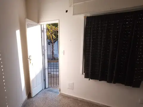 R.Falcon 2100, Piso PB