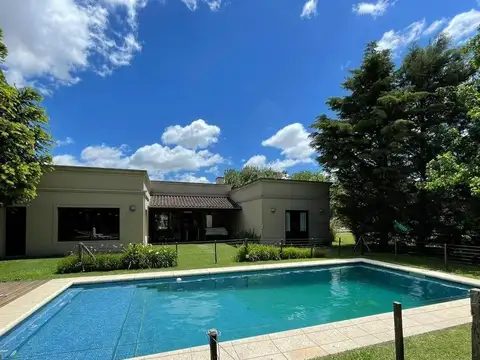 Casa en Venta con 1 cochera