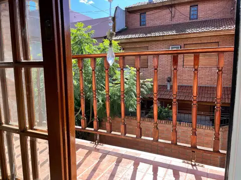 Depto Tipo Casa en Venta con 1 cocheras
