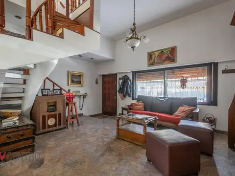 Casa 6 ambientes con 3 baños