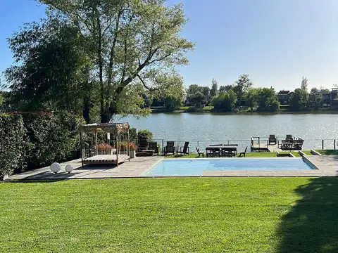 Av. Santa Maria al 6300