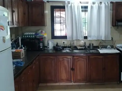 Casa 6 ambientes con 3 baños