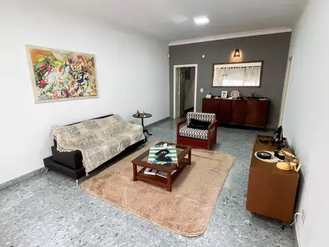 Casa 6 ambientes con 3 baños