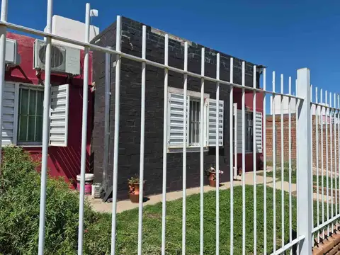 Barrio 900 Viviendas 100